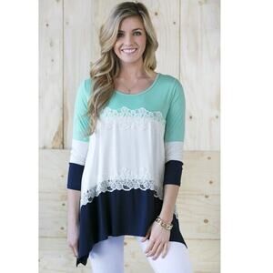 Eloges, Tunic mint, navy & White Scoop neckline, flare cut - Size XL